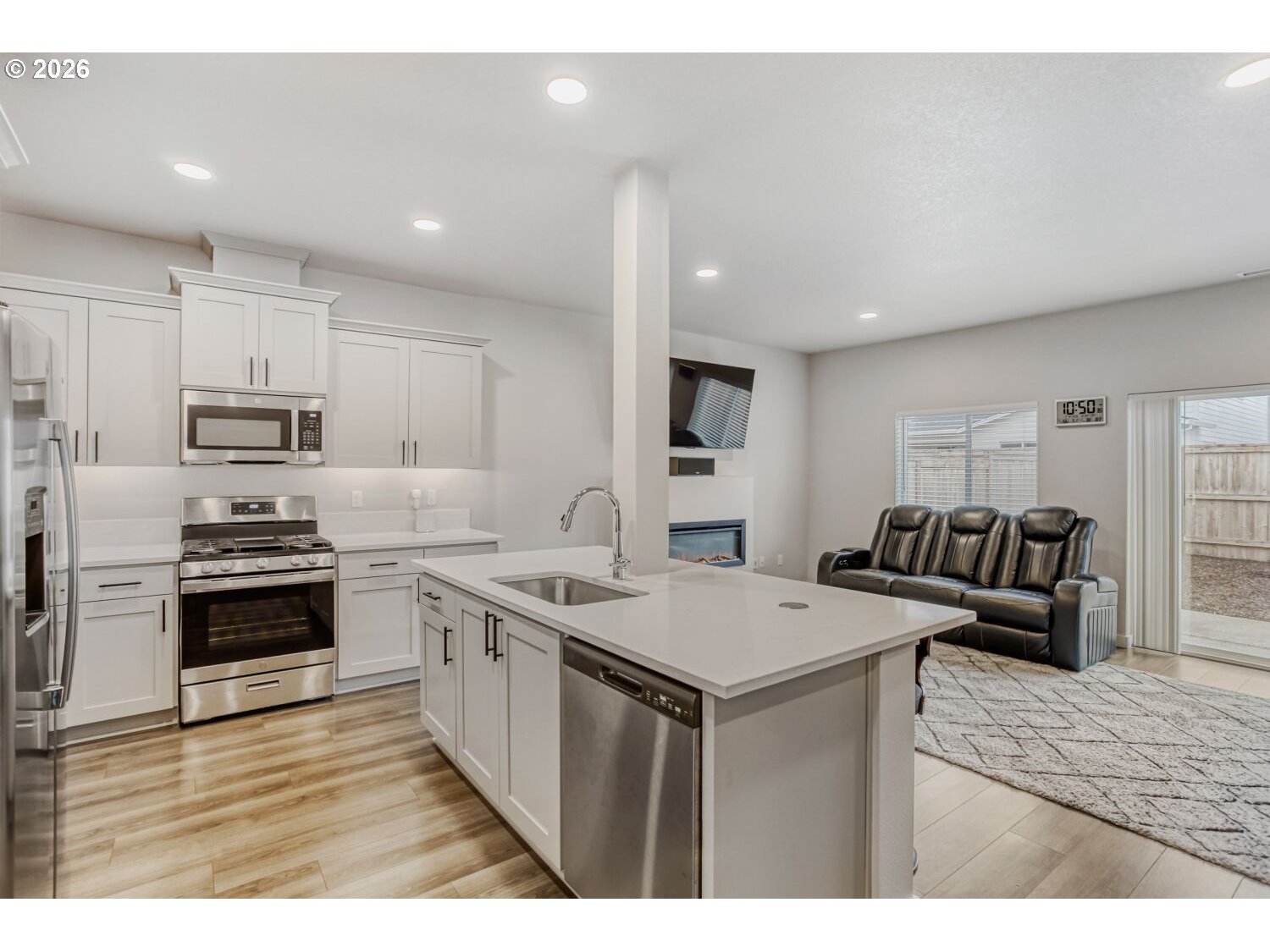 3131 South Linden Street Cornelius, OR 97113 - Photo 6 of 30 Kitchen