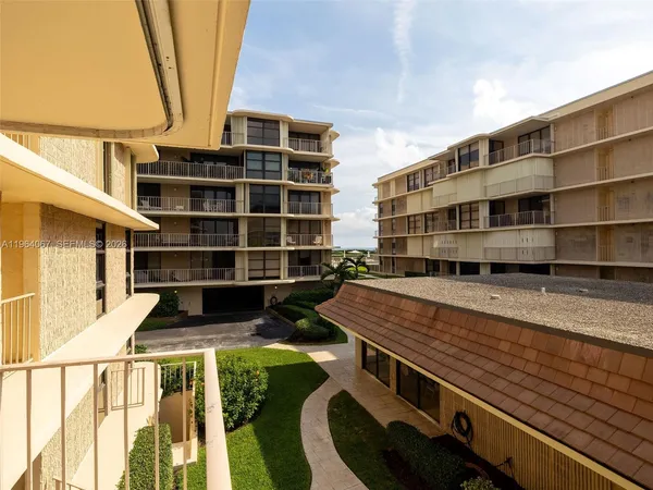 $5,900 | South Palm Beach - Palm Beach, Palm Beach, FL 33480