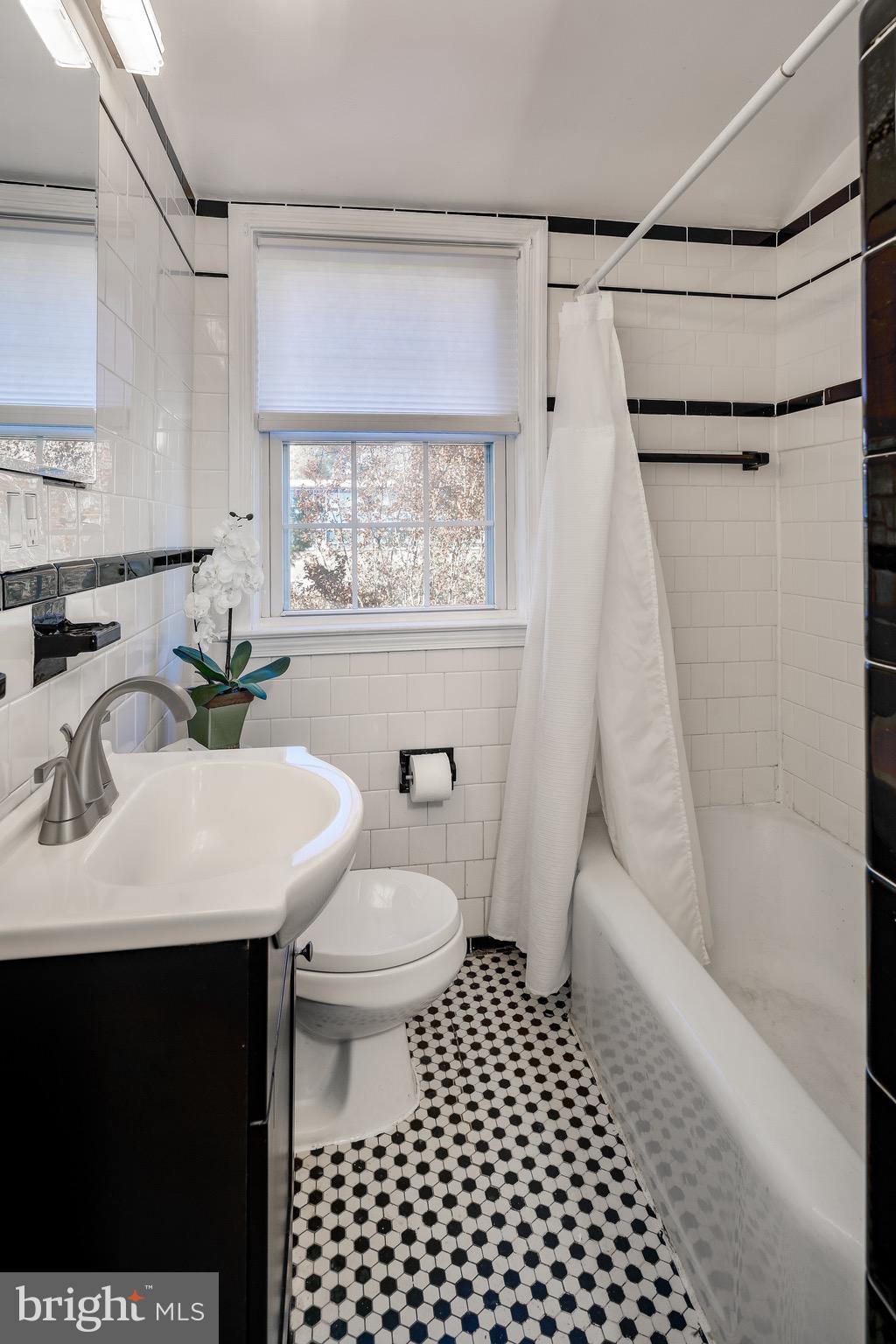 8303 Pleasant Plains Road Baltimore, MD 21286 - Photo 16 of 39 Gallery Image 16