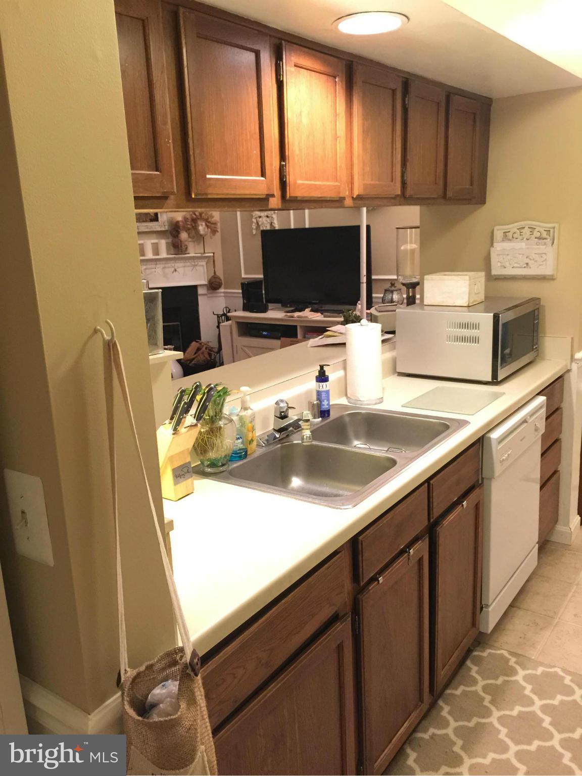 645 Deering Road, Unit 2L Pasadena, MD 21122 - Photo 14 of 27 Kitchen