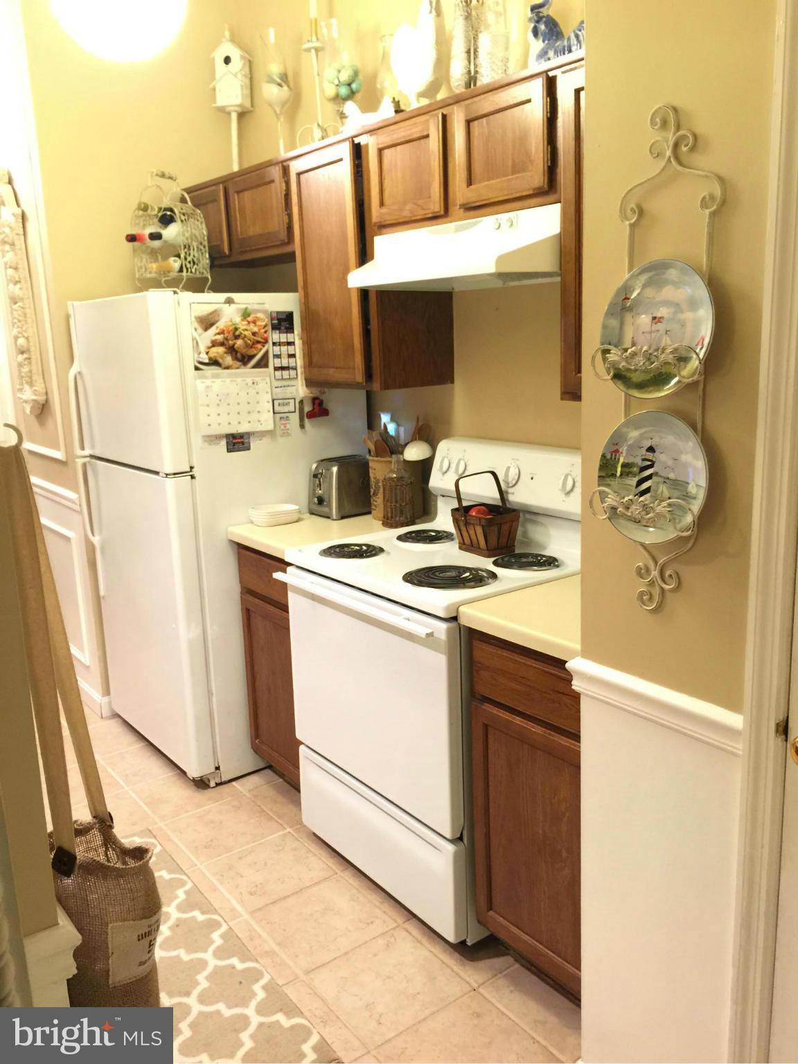 645 Deering Road, Unit 2L Pasadena, MD 21122 - Photo 15 of 27 Kitchen