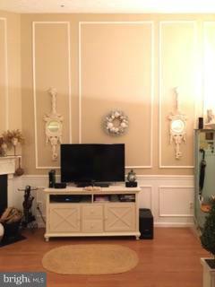 645 Deering Road, Unit 2L Pasadena, MD 21122 - Photo 6 of 27 Living Room