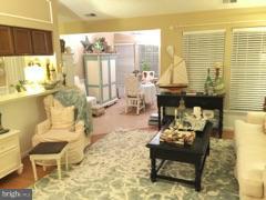 645 Deering Road, Unit 2L Pasadena, MD 21122 - Photo 8 of 27 Living Room