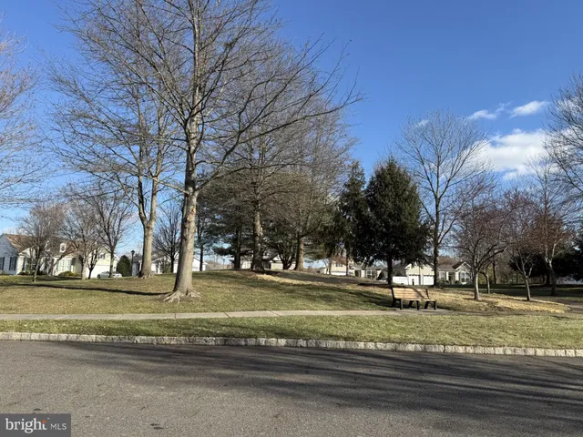 $610,000 | 16 Powderhorn Way, Allentown, NJ 08501