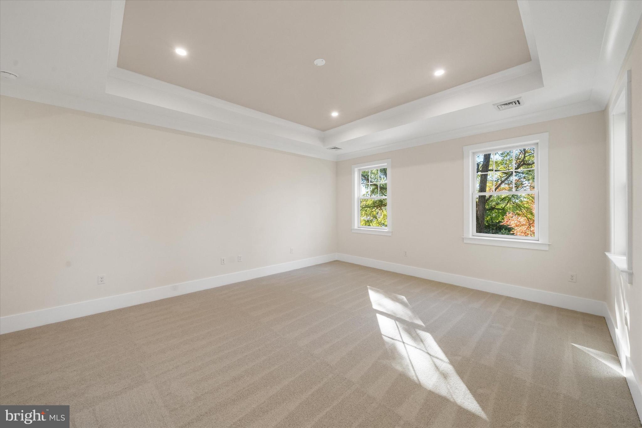 567 Southwood Road Hockessin, DE 19707 - Photo 32 of 54 an empty room with windows