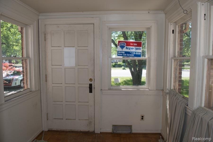 10740 Wayne Road Livonia, MI 48150 - Photo 2 of 44 Wayne -6.jpg