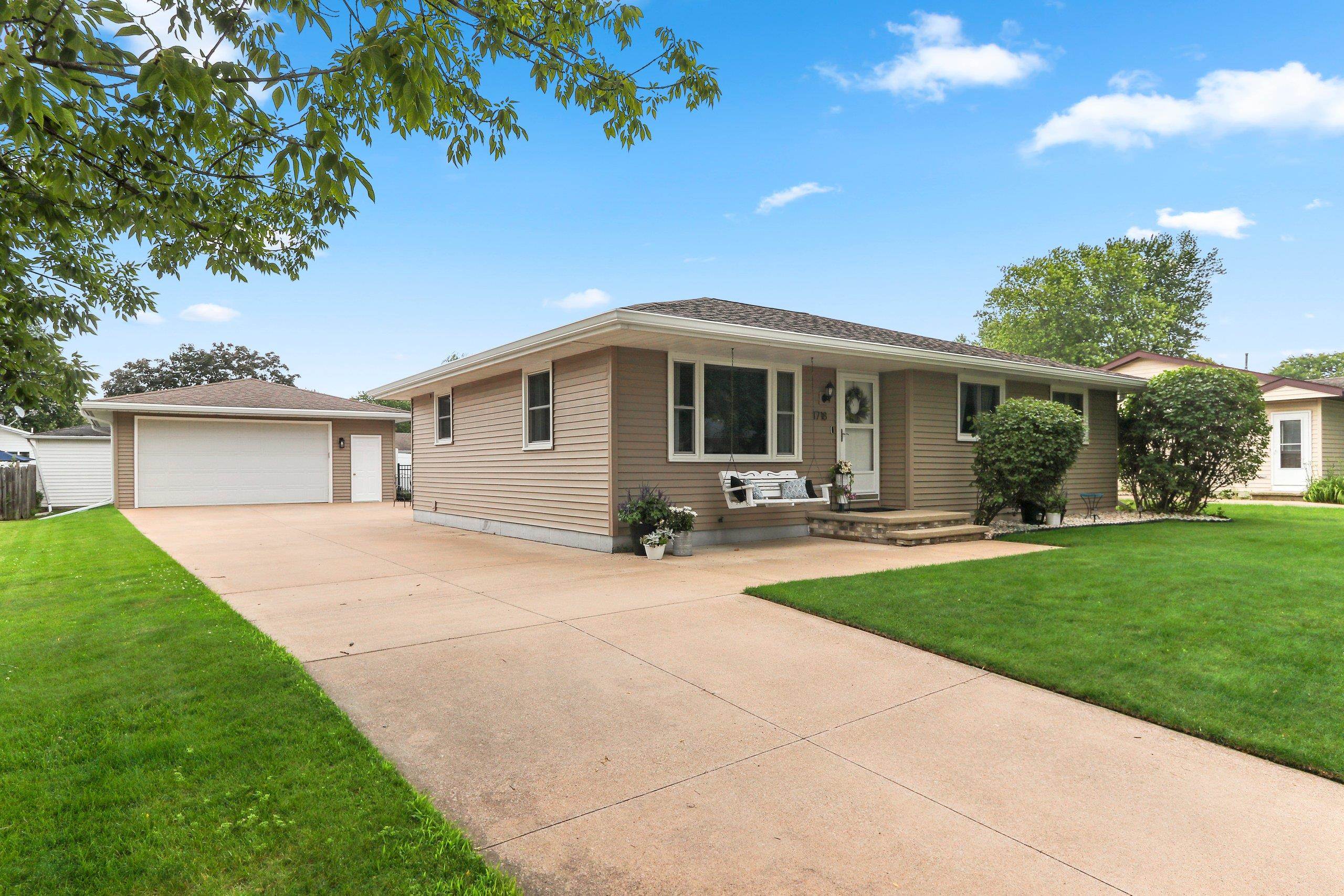 1718 Schaefer Circle Appleton, WI 54915 - Photo 2 of 68
