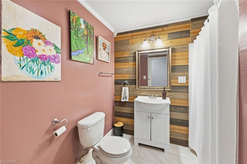 2104 Sheldon Road Greensboro, NC 27405 - Photo 15 of 49