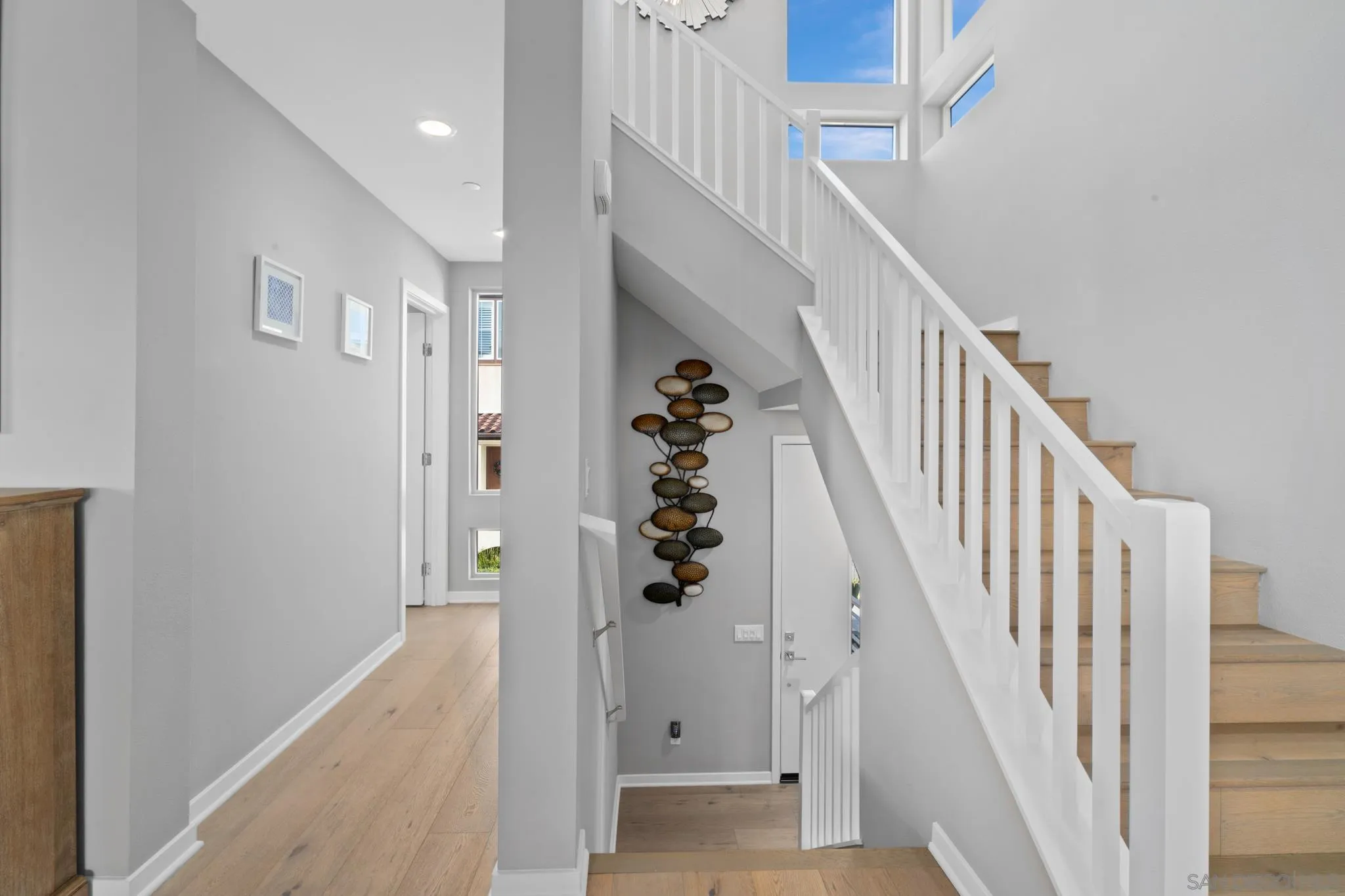 8347 Ridge Court San Diego, CA 92108 - Photo 15 of 63 a view of entryway