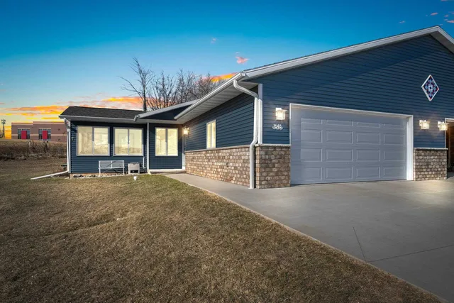 $341,900 | 1627 Timber Trail, Shawano, WI 54166