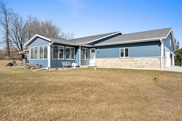 $341,900 | 1627 Timber Trail, Shawano, WI 54166