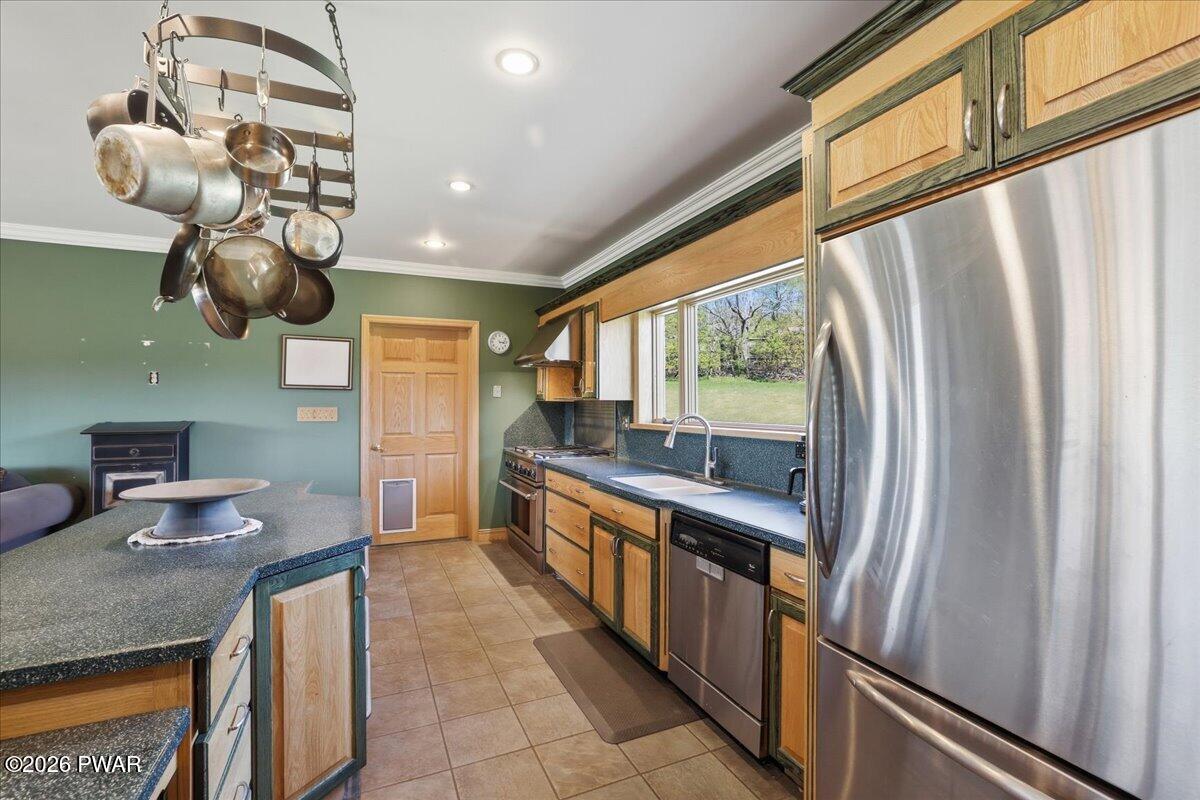 44 Slish Road Honesdale, PA 18431 - Photo 13 of 90