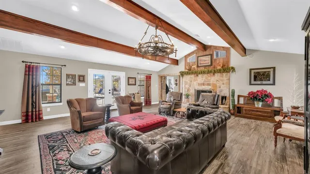 $1,650,000 | 7690 County Road 417, Stephenville, TX 76401