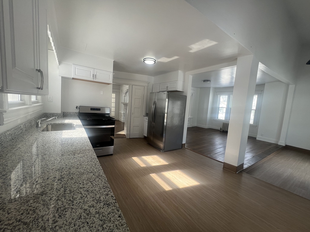 89 Bristol Street Springfield, MA 01109 - Photo 15 of 32 Gallery Image 15