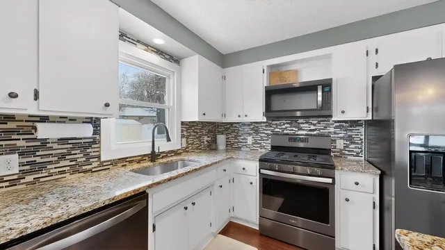 $299,900 | 3927 Oak Park Circle Southeast, Rochester, MN 55904