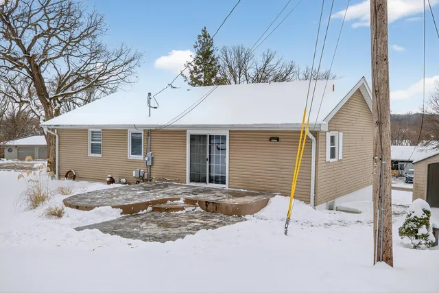 $299,900 | 3927 Oak Park Circle Southeast, Rochester, MN 55904