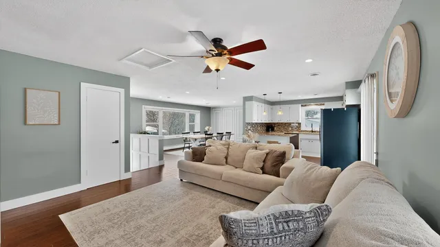 $299,900 | 3927 Oak Park Circle Southeast, Rochester, MN 55904