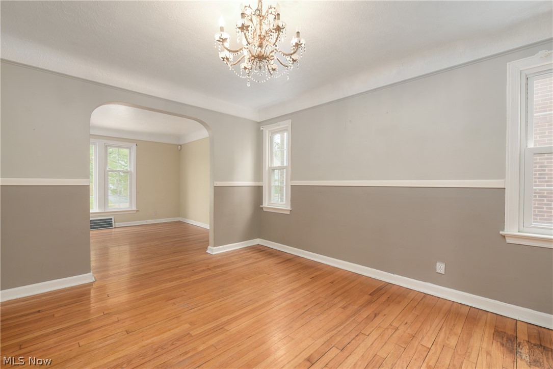 1148 Pennfield Road Cleveland, OH 44121 - Photo 9 of 32