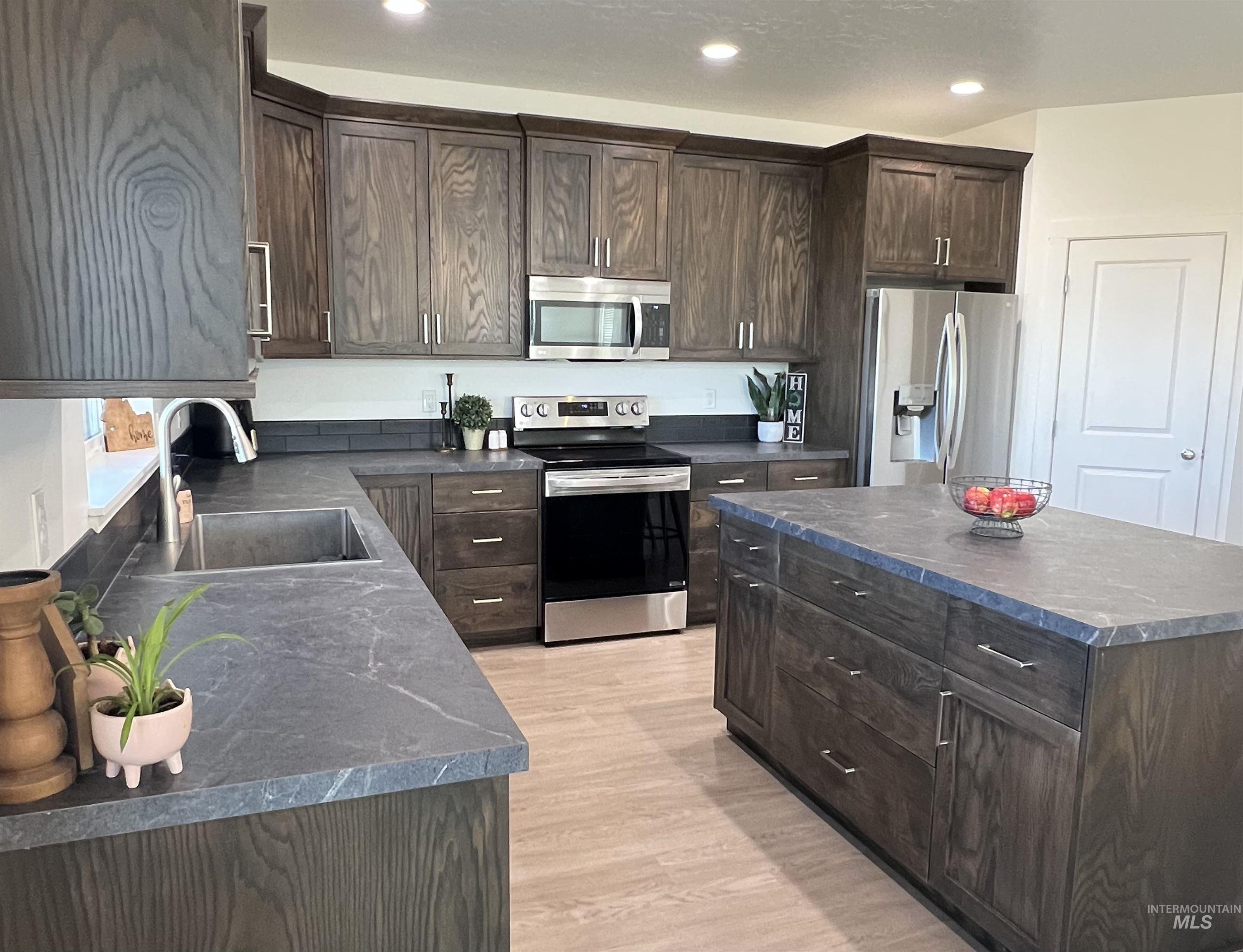 734 Hill Road Melba, ID 83641 - Photo 19 of 50