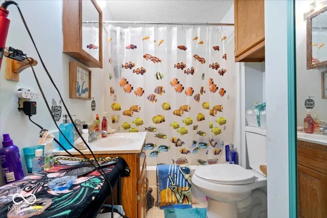 $210,000 | 1121 East 5th Street, Greenfield, IN 46140