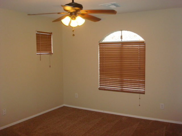 1417 East Bloch Road Phoenix, AZ 85040 - Photo 12 of 23 Master Bedroom