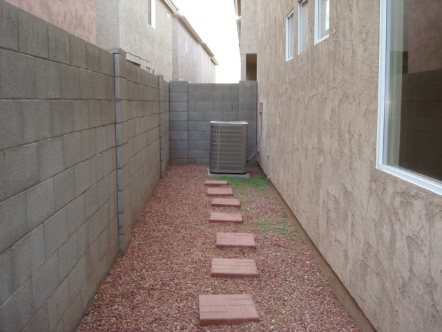 1417 East Bloch Road Phoenix, AZ 85040 - Photo 23 of 23 Back yard