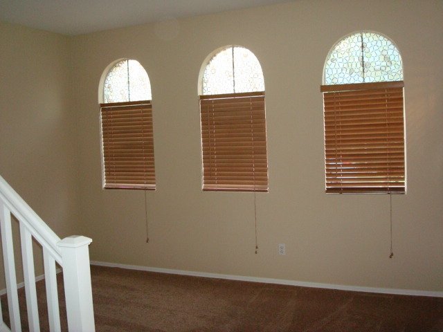 1417 East Bloch Road Phoenix, AZ 85040 - Photo 4 of 23 Living Room