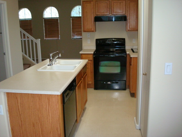1417 East Bloch Road Phoenix, AZ 85040 - Photo 6 of 23 Open Island Kitchen with all appliances