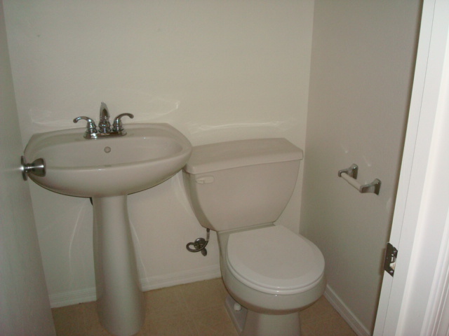 1417 East Bloch Road Phoenix, AZ 85040 - Photo 10 of 23 Downstairs Powder Room
