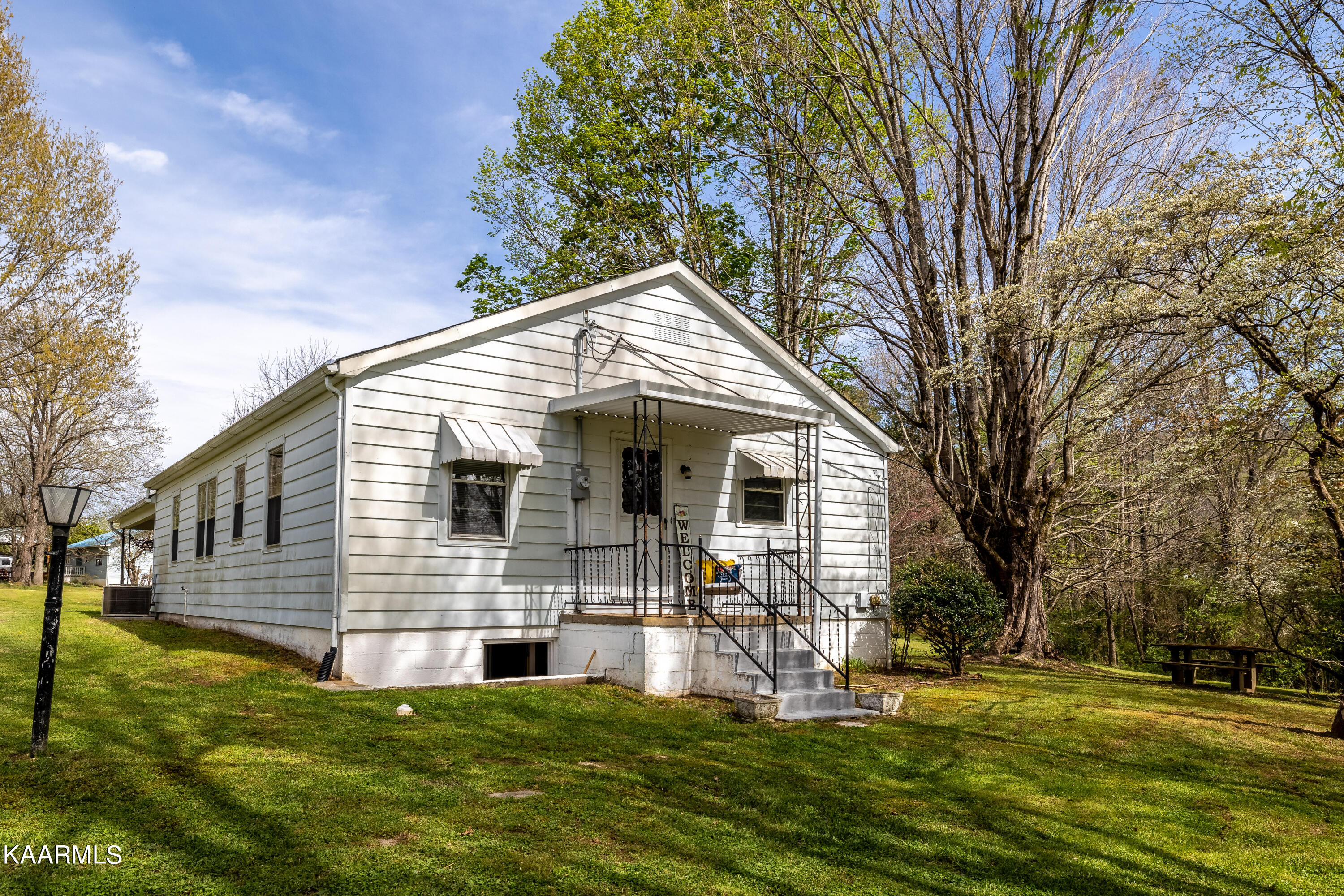 220 Webb Road Townsend, TN 37882 - Photo 2 of 59 Covered Porch