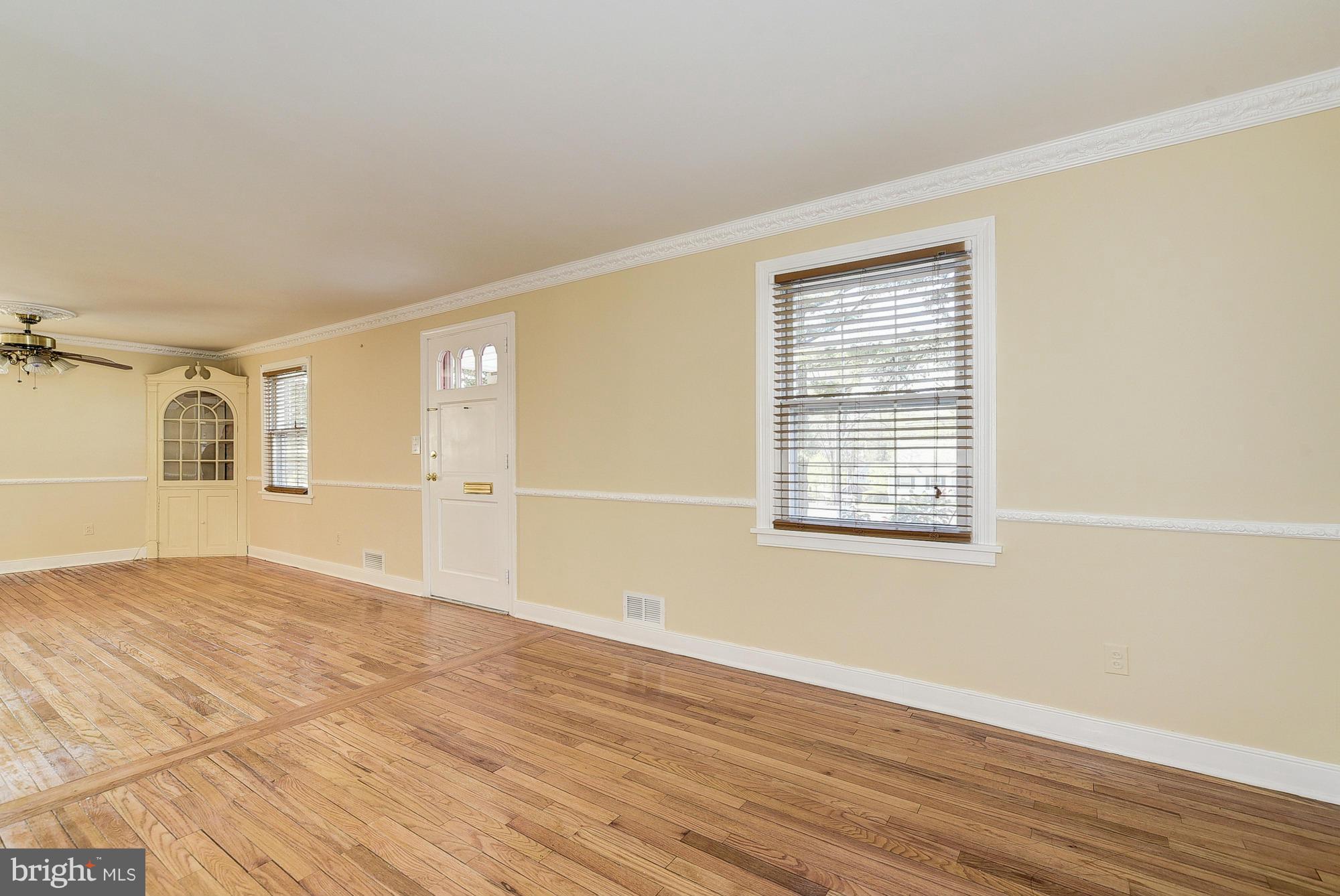 2503 Randolph Road Silver Spring, MD 20902 - Photo 5 of 26 Living Room