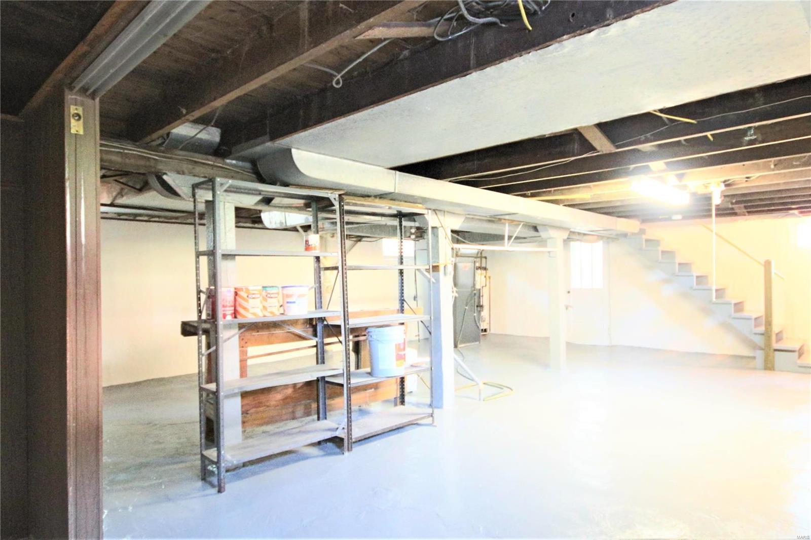 5828 Heege Road St. Louis, MO 63123 - Photo 14 of 19 Gallery Image 14