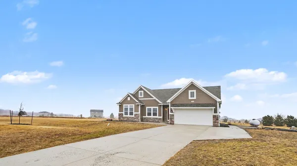 $625,000 | 17110 Country Drive, Manchester, MI 48158