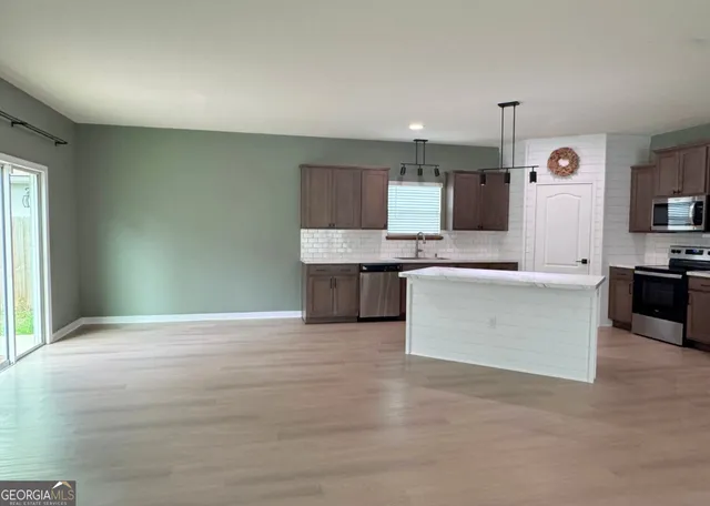 $2,350 | 164 Ashwood Circle, St. Marys, GA 31558