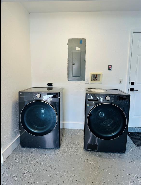 342 Severin Road Southeast Port Charlotte, FL 33952 - Photo 15 of 22 a utility room with a washer and dryer