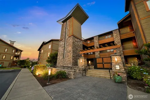 $1,125,000 | 9535 Semiahmoo Parkway, Unit B305, Blaine, WA 98230