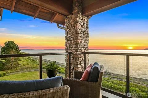 $1,125,000 | 9535 Semiahmoo Parkway, Unit B305, Blaine, WA 98230