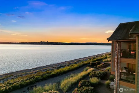 $1,125,000 | 9535 Semiahmoo Parkway, Unit B305, Blaine, WA 98230