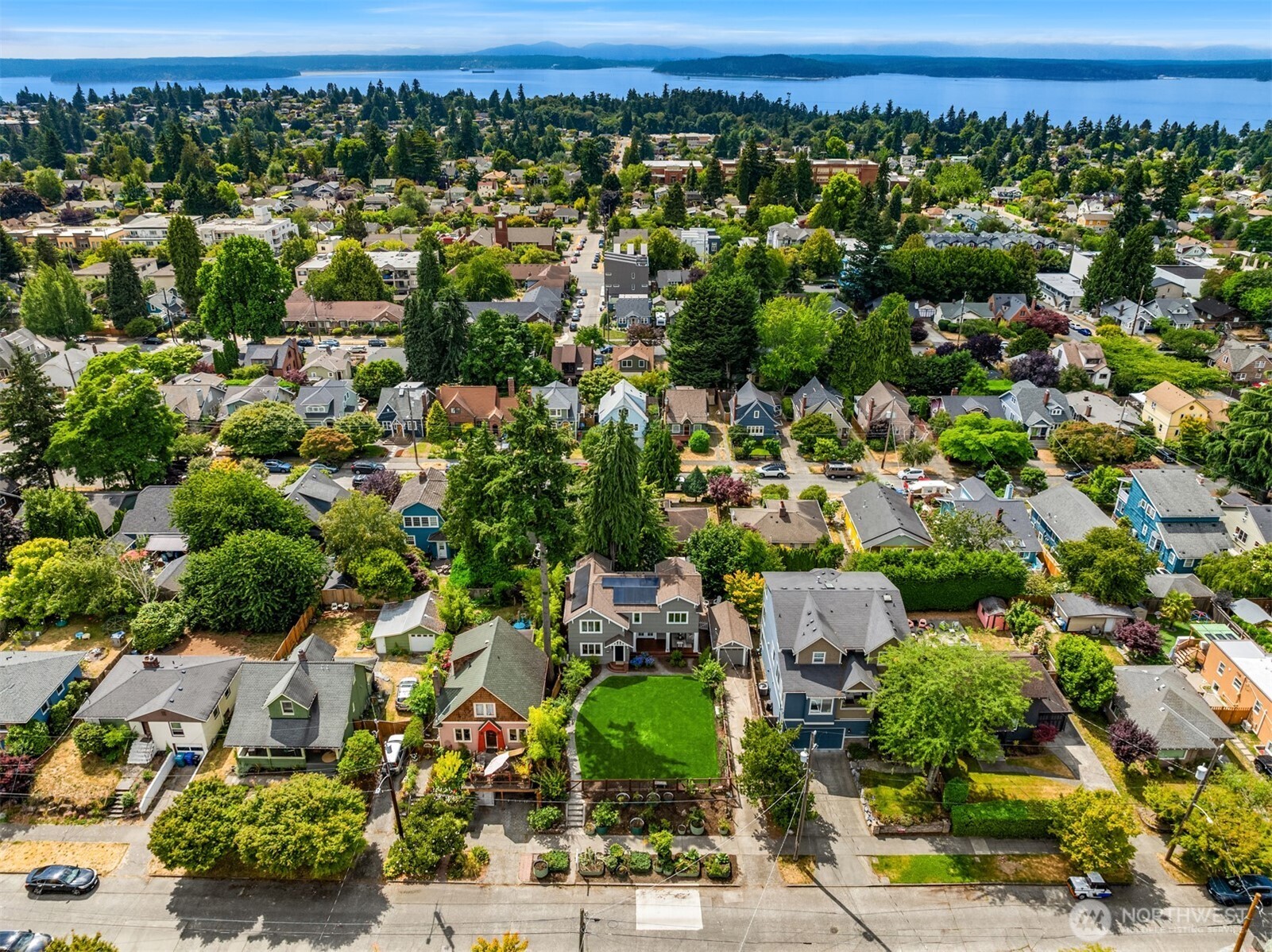 3435 Walnut Avenue Southwest Seattle, WA 98116 - Photo 33 of 36 Gallery Image 33