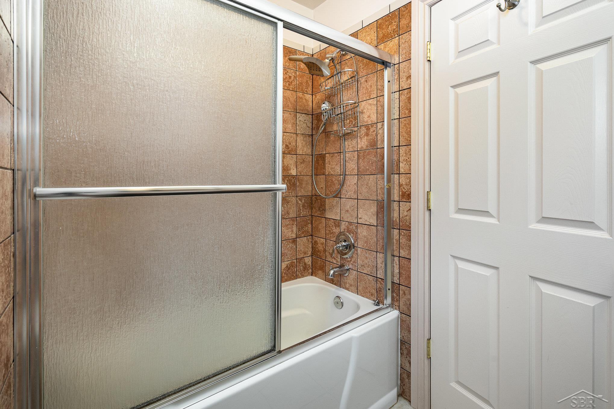 1610 Hemmeter Road Saginaw, MI 48638 - Photo 18 of 31 50165814-f080fc9c-42f2-4ccc-b344-bd65d84b03ac.JPG