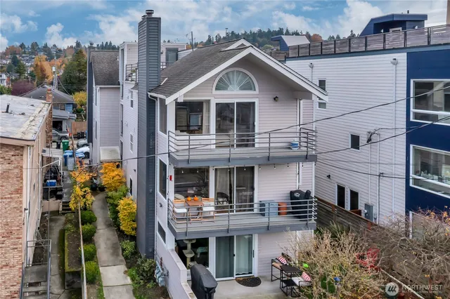 $599,000 | 3022 63rd Avenue Southwest, Unit 302, Seattle, WA 98116