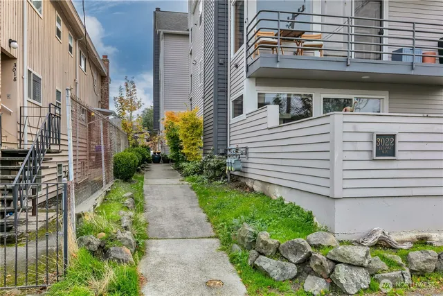 $599,000 | 3022 63rd Avenue Southwest, Unit 302, Seattle, WA 98116