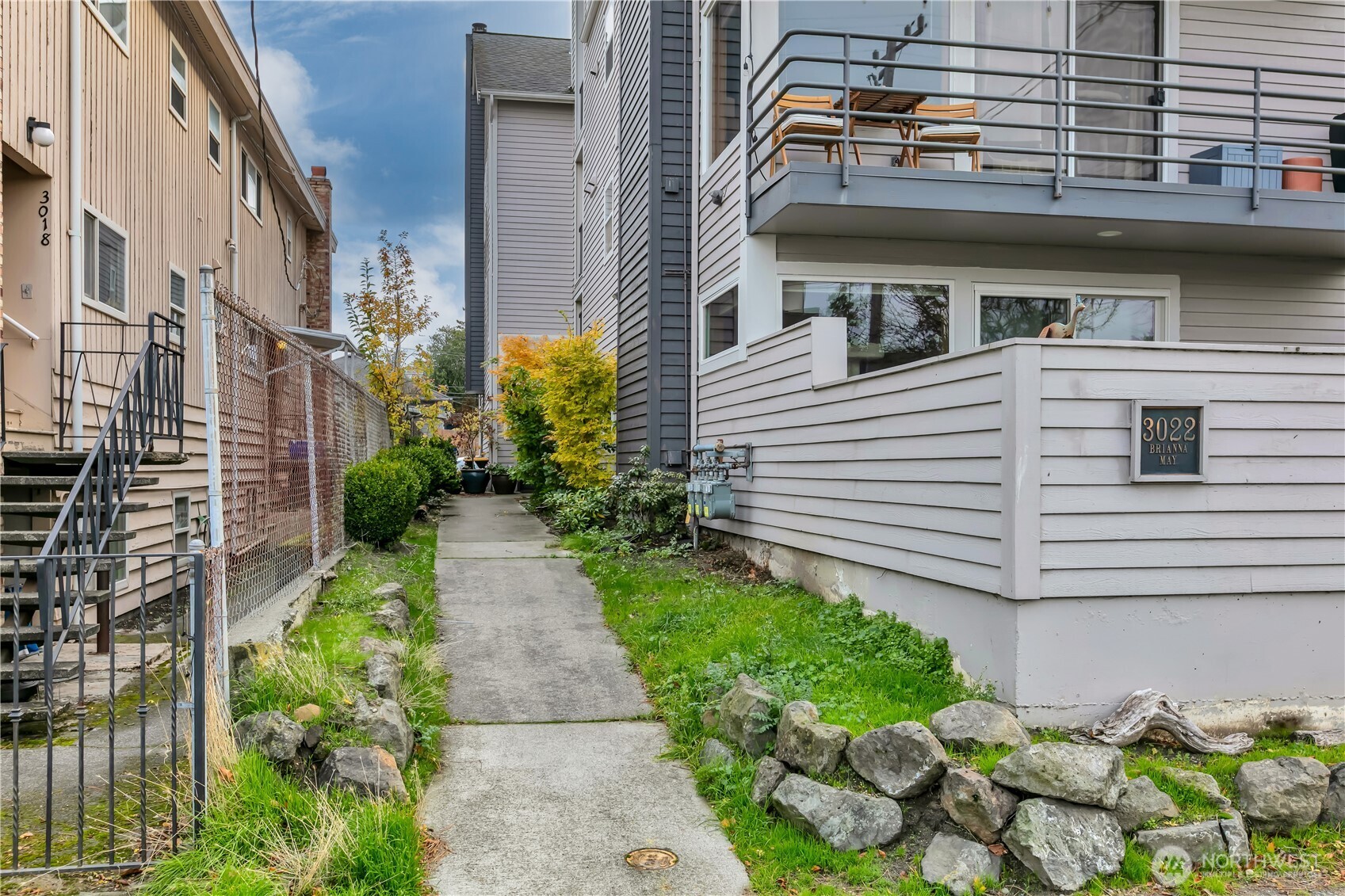 3022 63rd Avenue Southwest, Unit 302 Seattle, WA 98116 - Photo 3 of 35