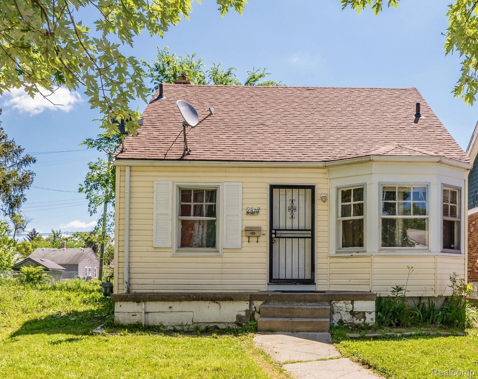 6870 Rutland Street Detroit, MI 48228 - Photo 1 of 18 DSC_0019-2.jpg