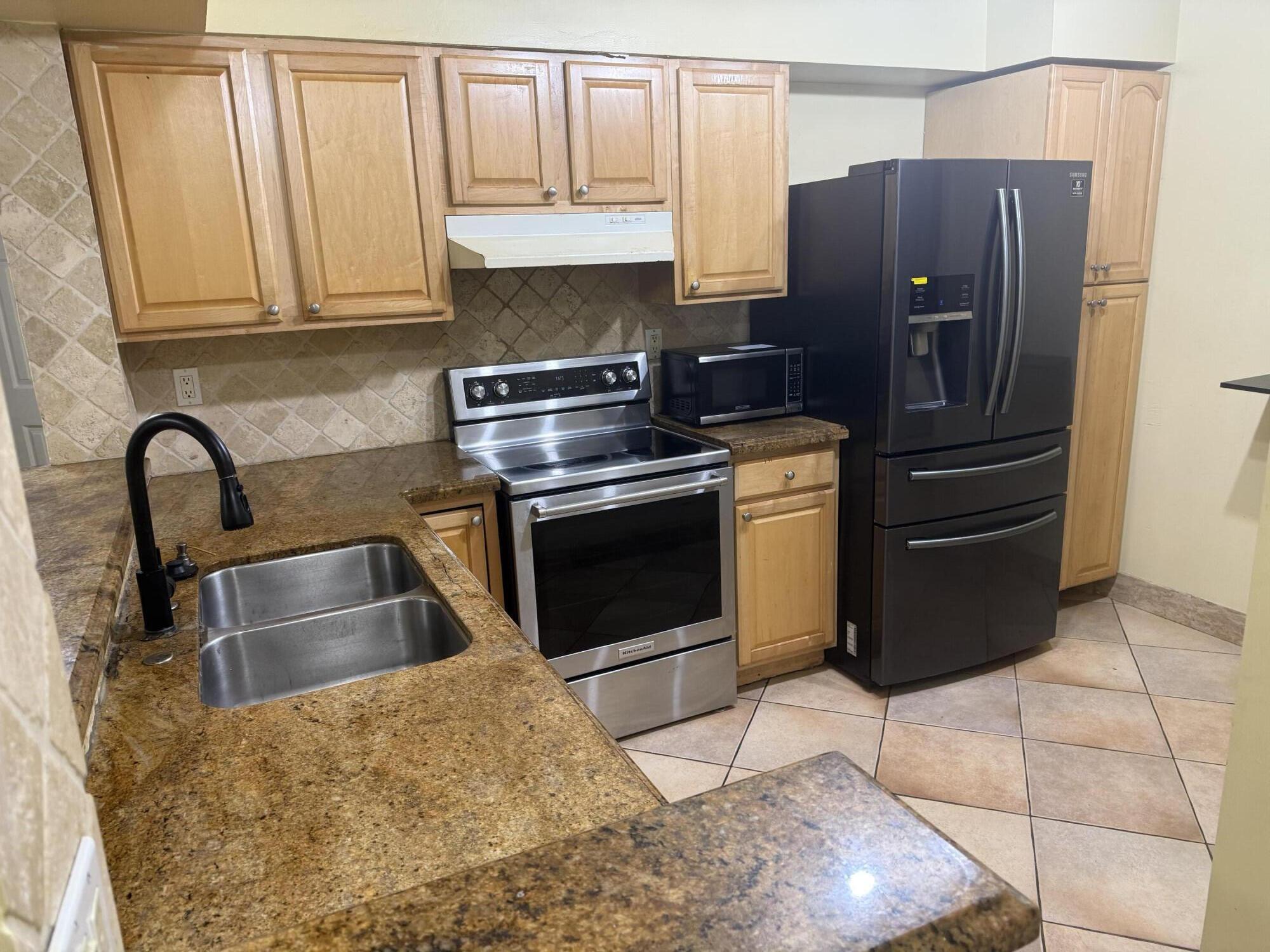 3130 Millwood Terrace, Unit 1110 Boca Raton, FL 33431 - Photo 4 of 18 IMG_3945 (1)
