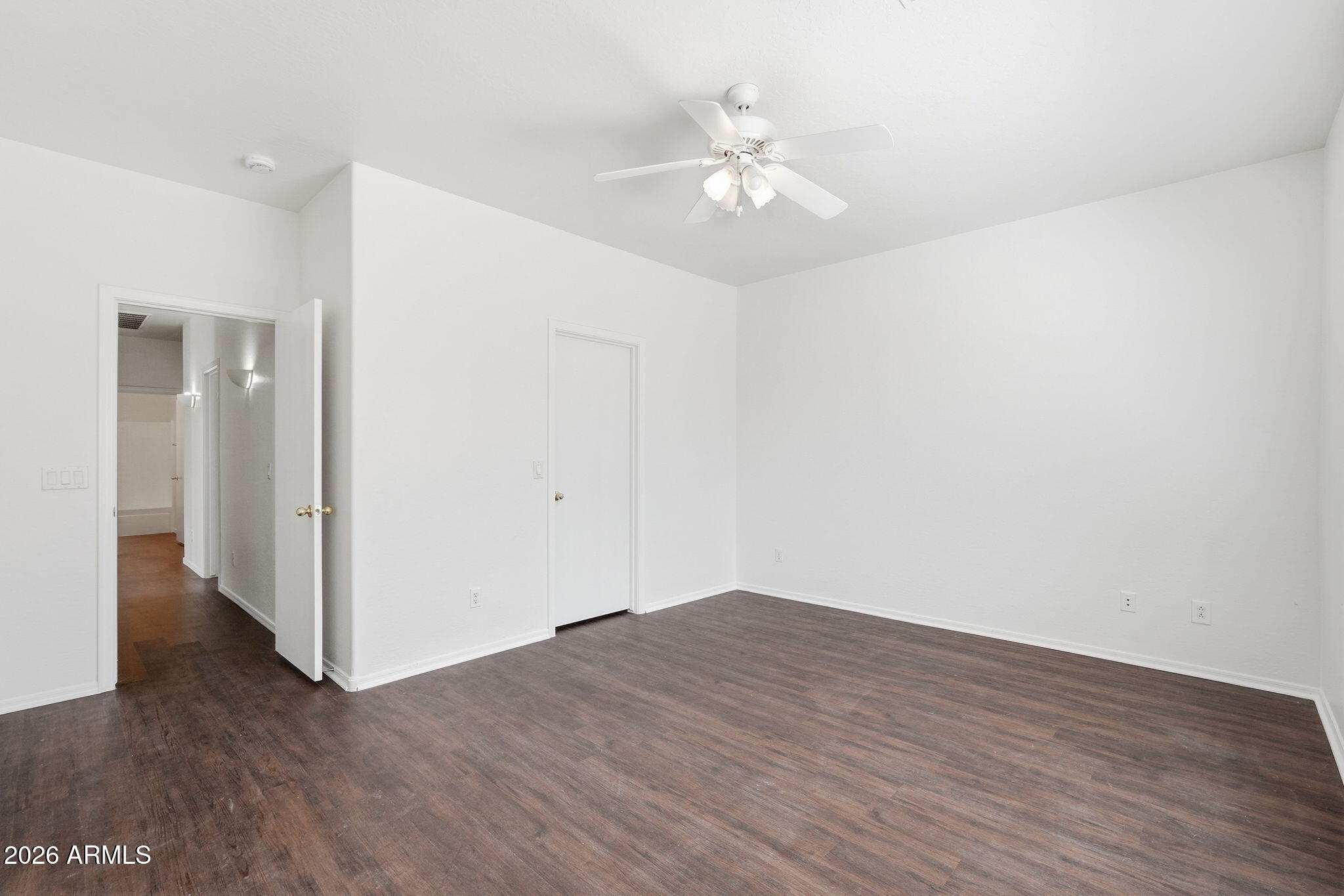 12725 West Cheery Lynn Road Avondale, AZ 85392 - Photo 13 of 30 015_ListerPros