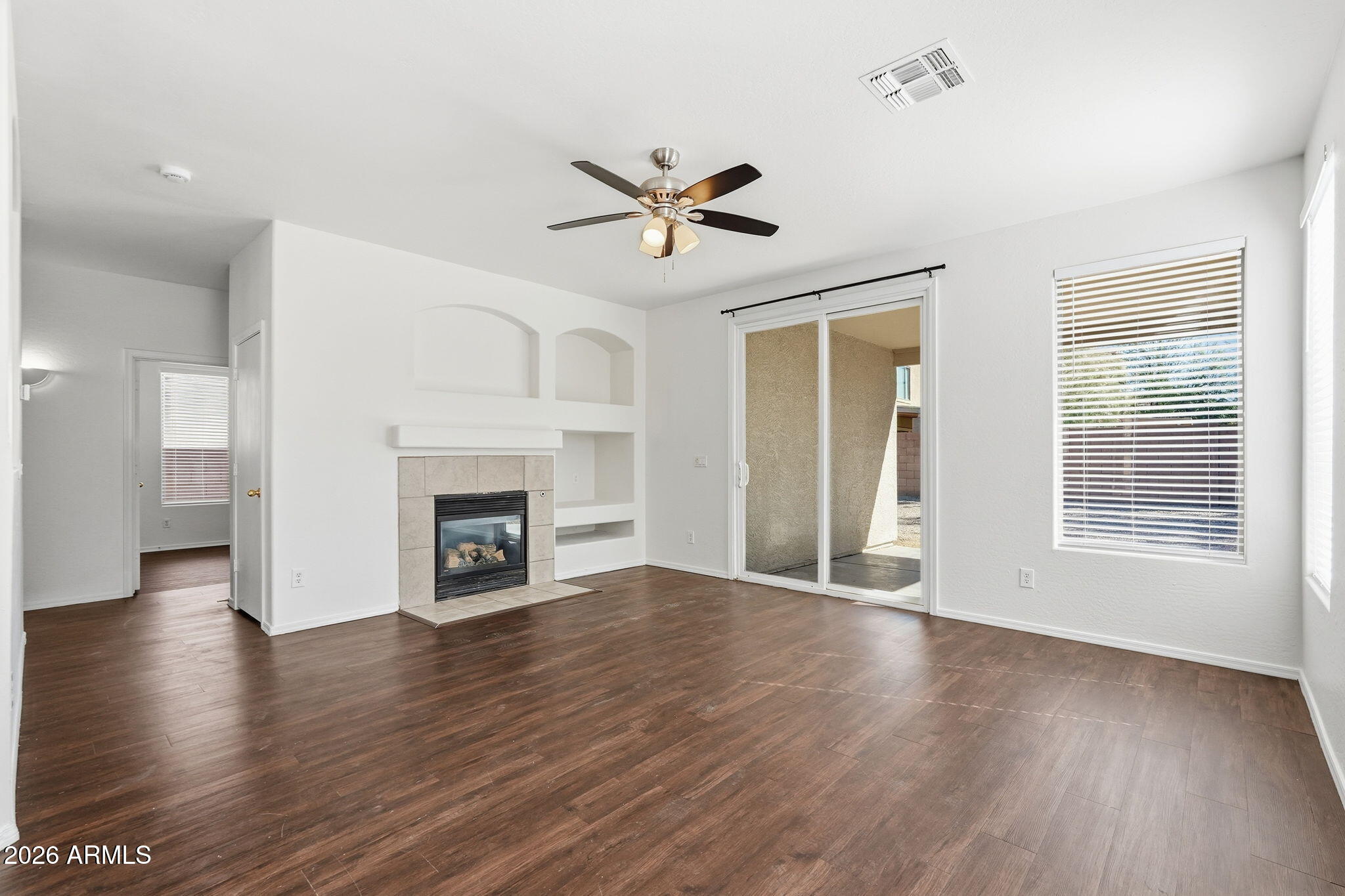 12725 West Cheery Lynn Road Avondale, AZ 85392 - Photo 4 of 30 006_ListerPros