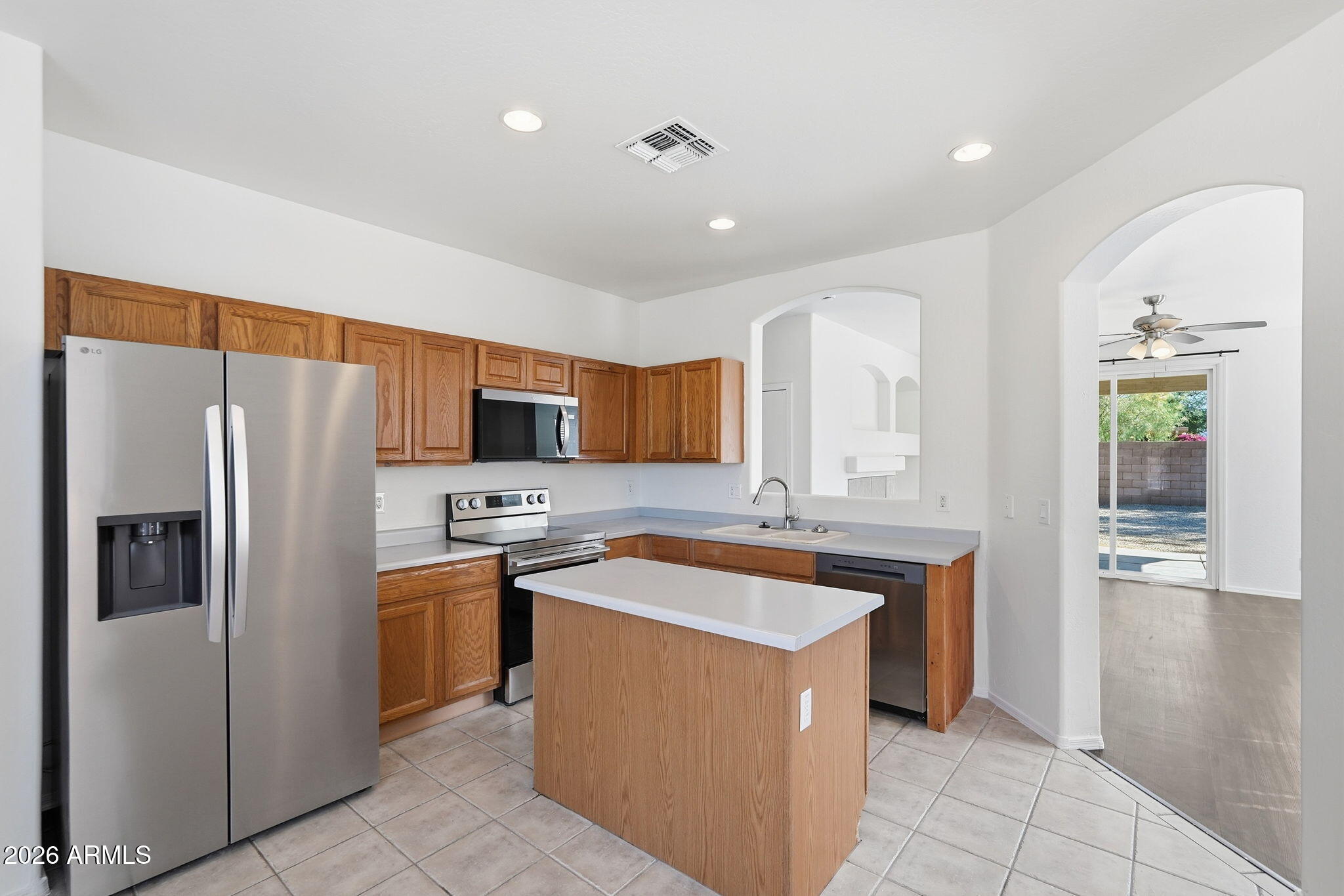 12725 West Cheery Lynn Road Avondale, AZ 85392 - Photo 5 of 30 007_ListerPros