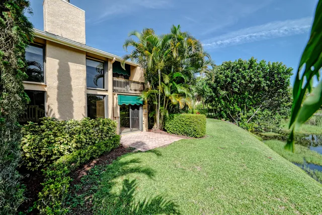 $3,490 | 6595 Parkview Drive, Unit F, Boca Raton, FL 33433