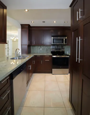 $3,490 | 6595 Parkview Drive, Unit F, Boca Raton, FL 33433